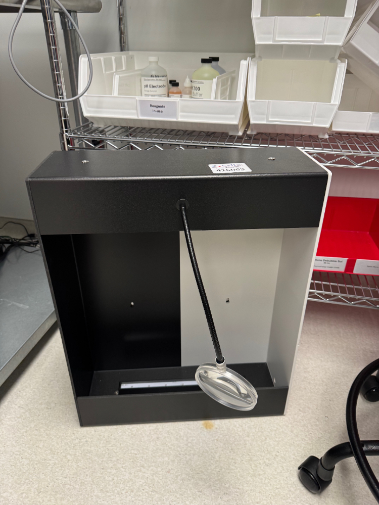 Image of Manual Vial Inspection Booth